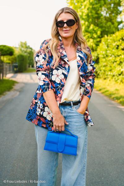 Baumwoll Stretch-Satin Bloom - bunte Blüten auf Schwarzblau